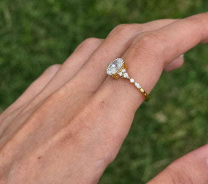 1 CT Oval Shaped Cluster Moissanite Diamond Engagement Ring