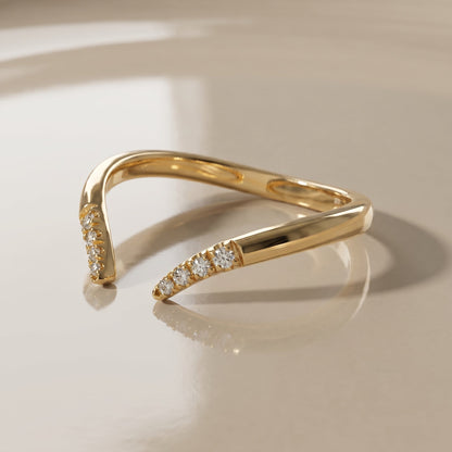 0.13 TCW Round Twisted Moissanite Wedding Band