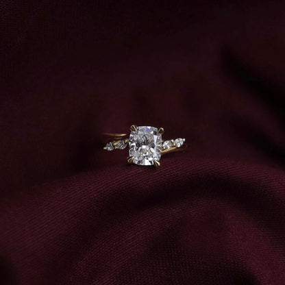 Stunning 1.5-2.5 CT Elongated Cushion Moissanite Engagement Ring with Cluster Design