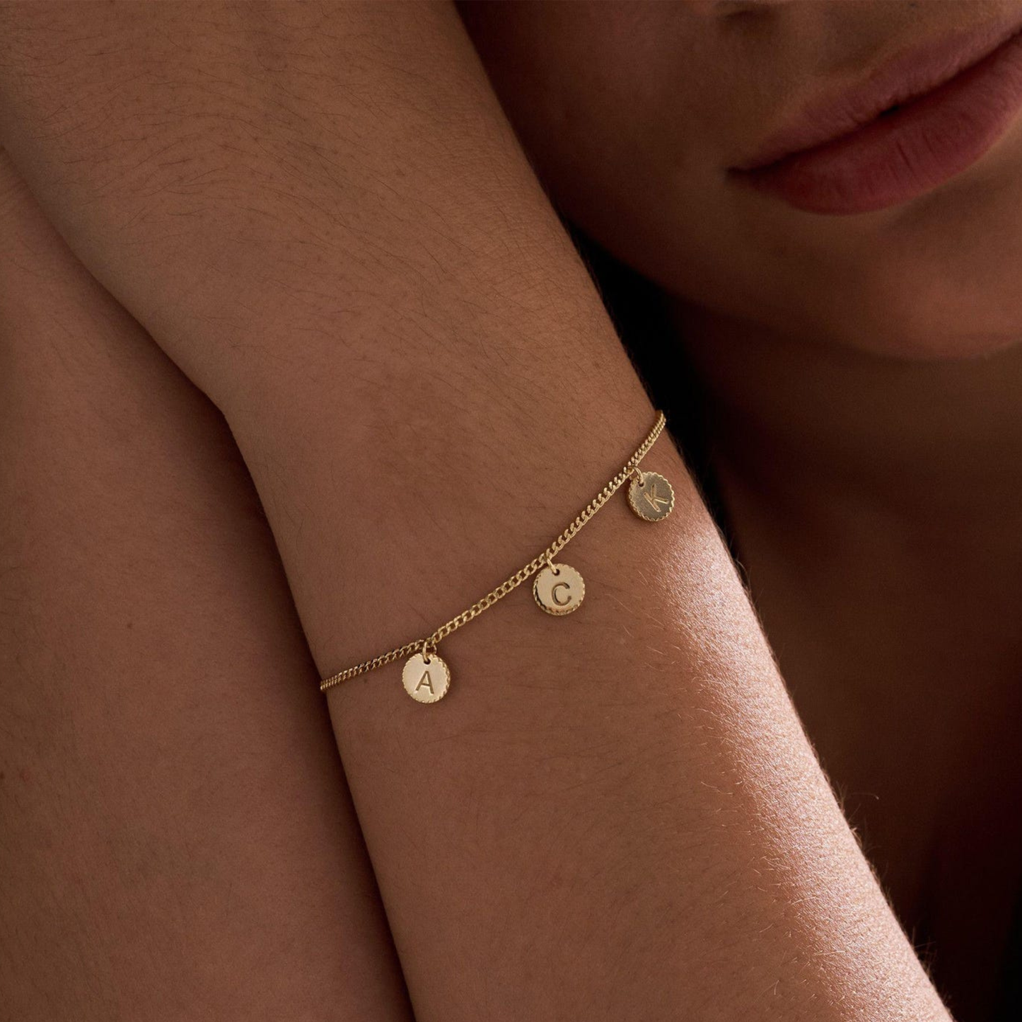 Minimalist Disc Initial Bracelet