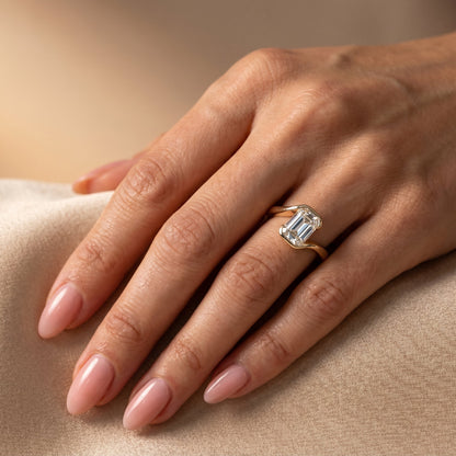 Oval Solitaire Engagement Ring – 2 CT Moissanite Diamond