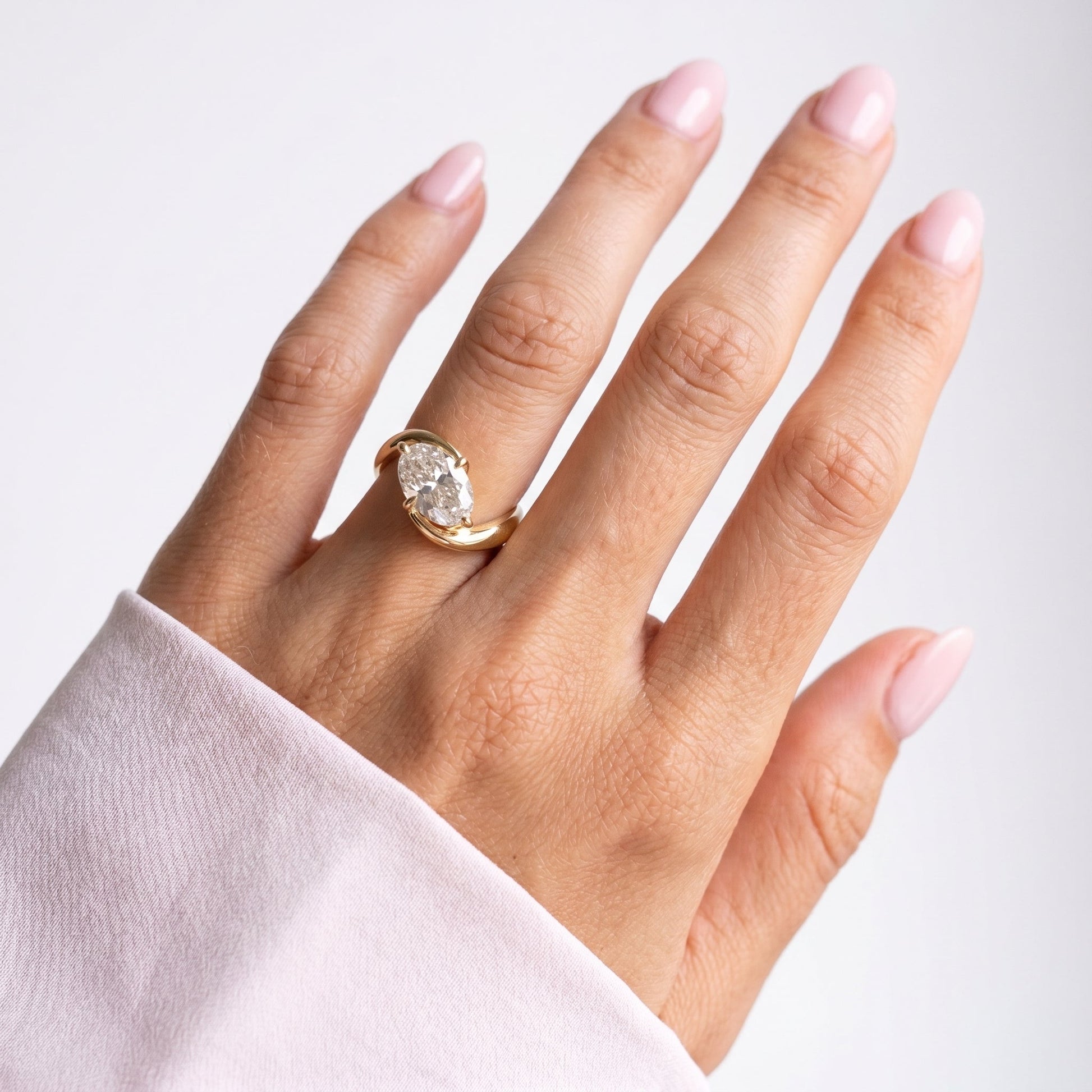 Oval Solitaire Engagement Ring – 2 CT Moissanite Diamond