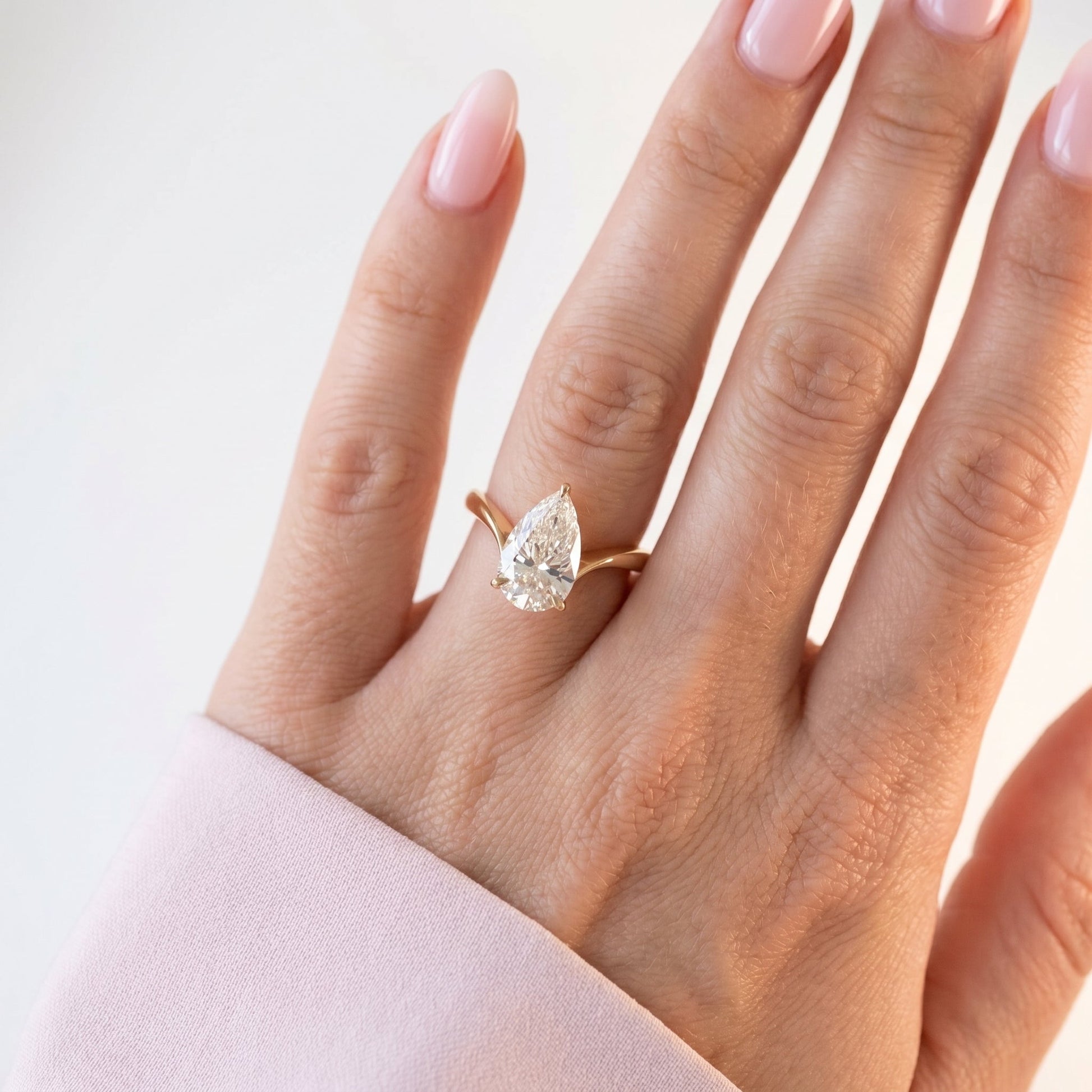 Oval Solitaire Engagement Ring – 2 CT Moissanite Diamond