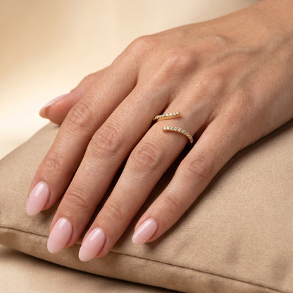 0.13 TCW Round Twisted Moissanite Wedding Band