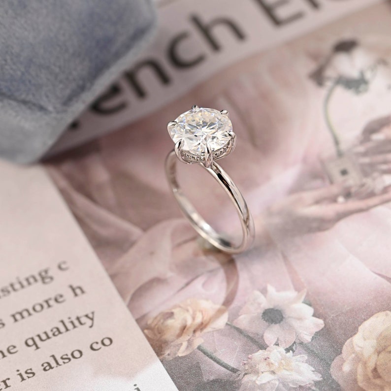 Stunning 3.0 CT Round Moissanite Engagement Ring with Hidden Halo Design
