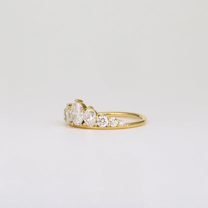 0.95 TCW Oval & Round Shaped Multi Stone Moissanite Wedding Band