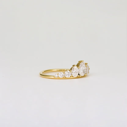 0.95 TCW Oval & Round Shaped Multi Stone Moissanite Wedding Band