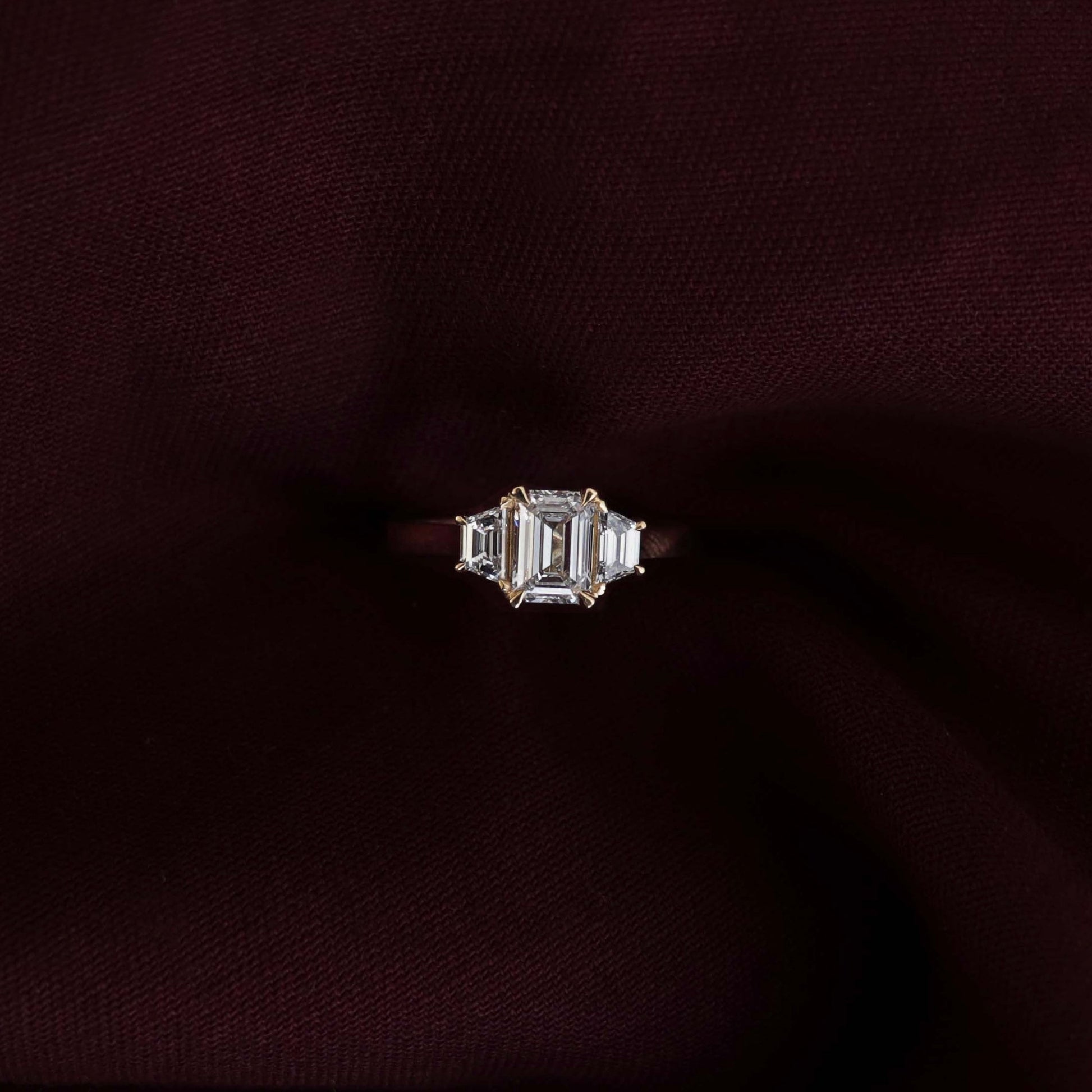 Stunning 1.0-2.0 CT Emerald Moissanite Engagement Ring with Three Stone Design