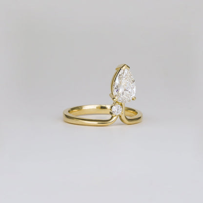 1.12 TCW Pear & Round Shaped Toi Et Moi Moissanite Engagement Ring