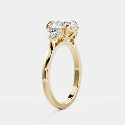Stunning 1.5-2.5 CT Oval Moissanite Engagement Ring with Three Stone Design