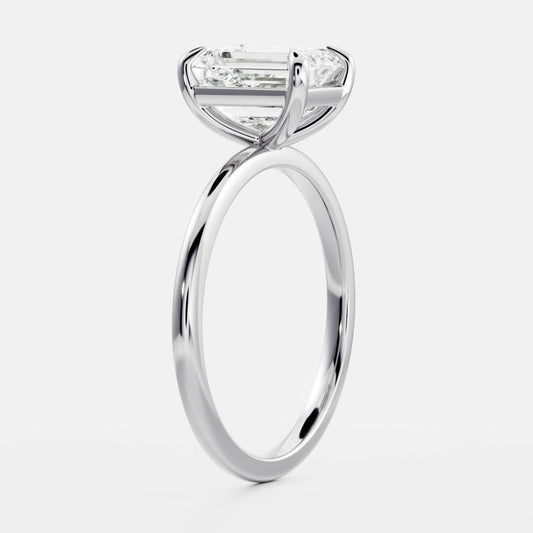 Stunning 1.5-2.5 CT Emerald Moissanite Engagement Ring with Solitaire Design