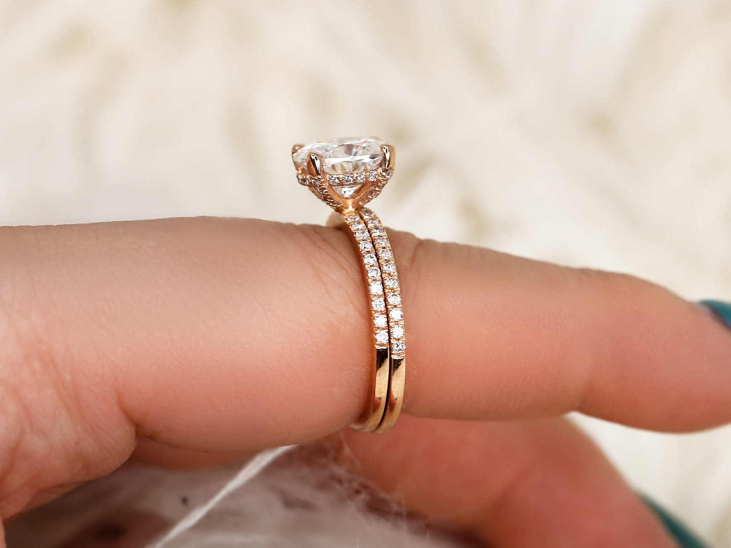 2 CT Oval Cut Pave Moissanite Bridal Ring Set