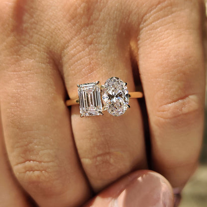 Emerald And Oval Cut Toi Et Moi Diamond Ring