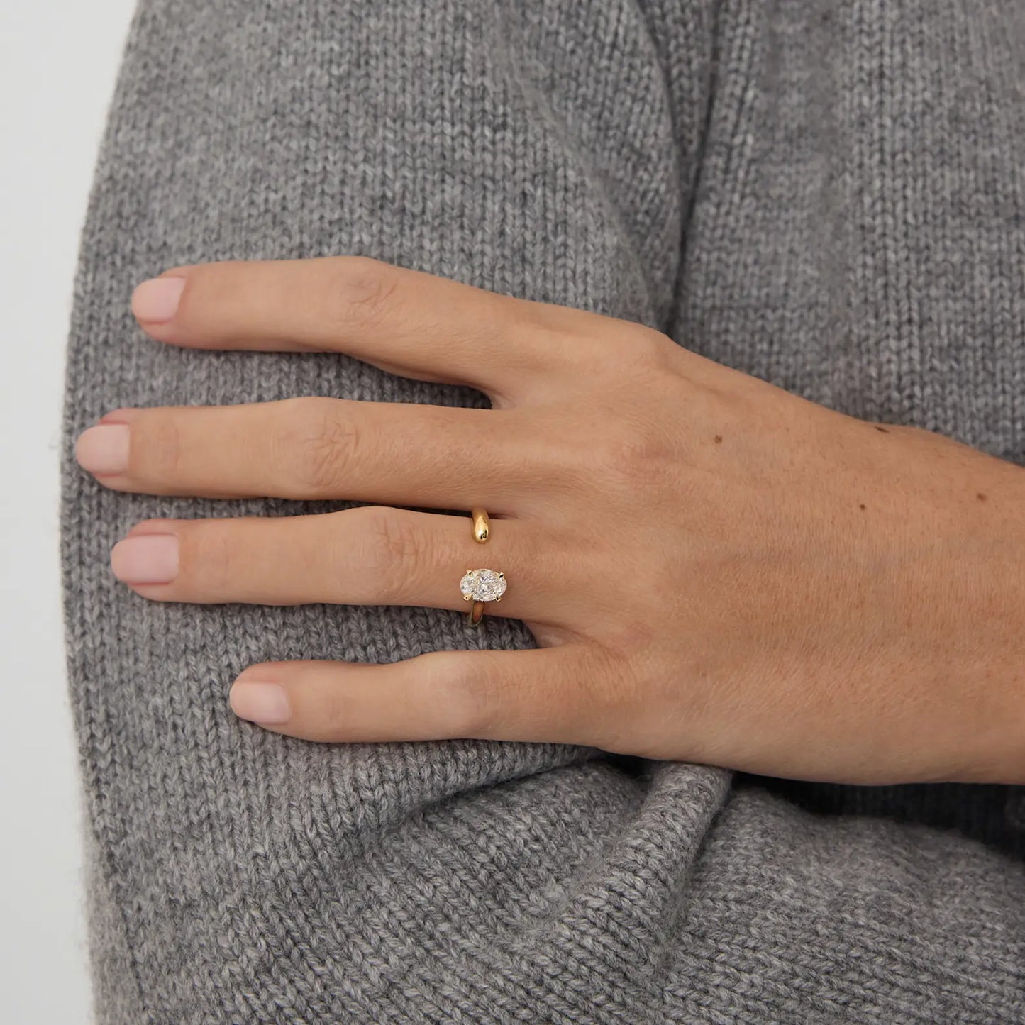 Timeless 0.9 CT Oval Cut Open End Solitaire Setting Moissanite Diamond Engagement Ring