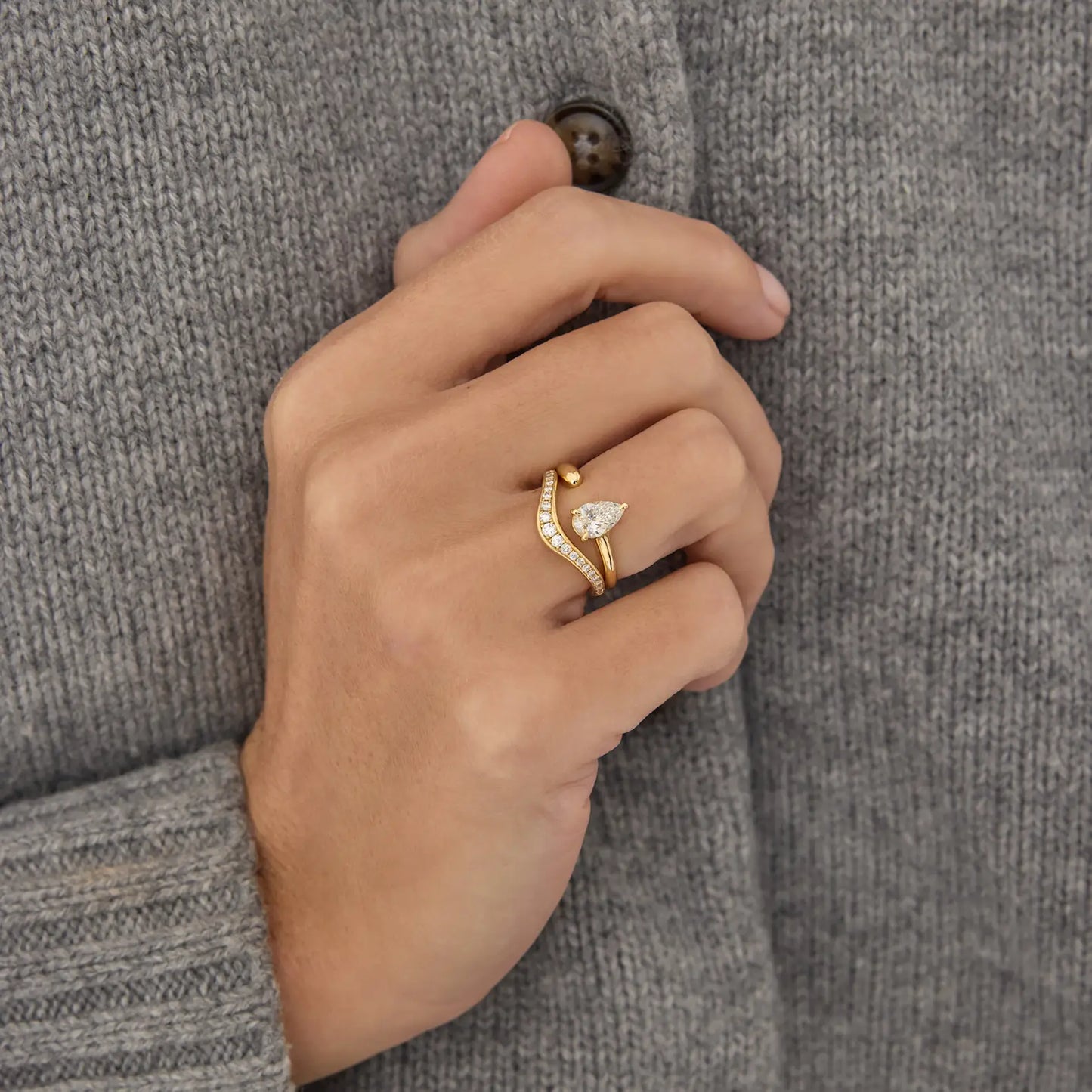 Timeless 0.9 CT Pear Cut Open End Solitaire Setting Moissanite Diamond Engagement Ring