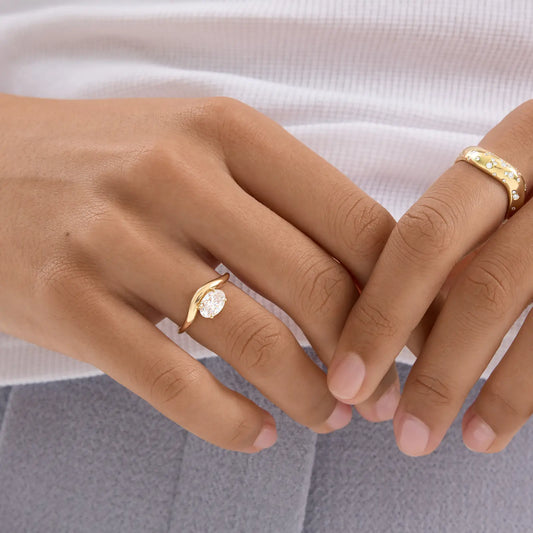 Timeless 0.8 CT Oval Cut Swirl Solitaire Setting Moissanite Diamond Engagement Ring