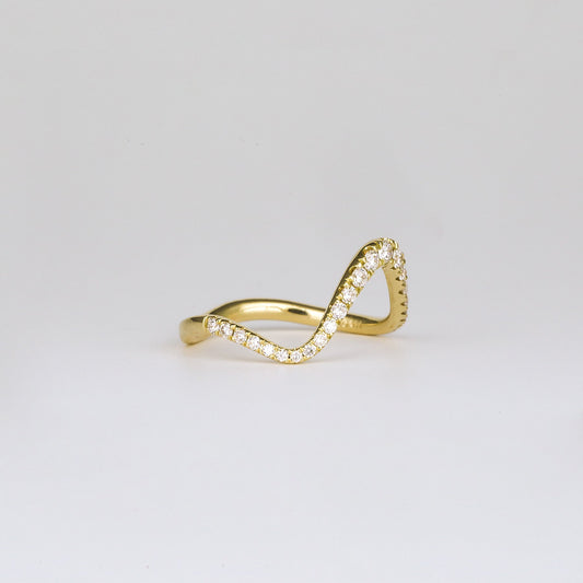 0.28 TCW Round Shaped Wave Moissanite Wedding Band