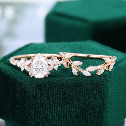 1.0 CT Pear Moissanite Cluster Bridal Ring Set 1