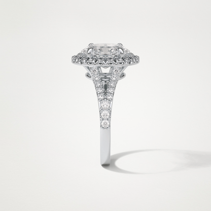 Oval Halo & Split Shank Moissanite Engagement Ring – 2.72 CT Lab-Created Brilliance in 10K/14K/18K Gold
