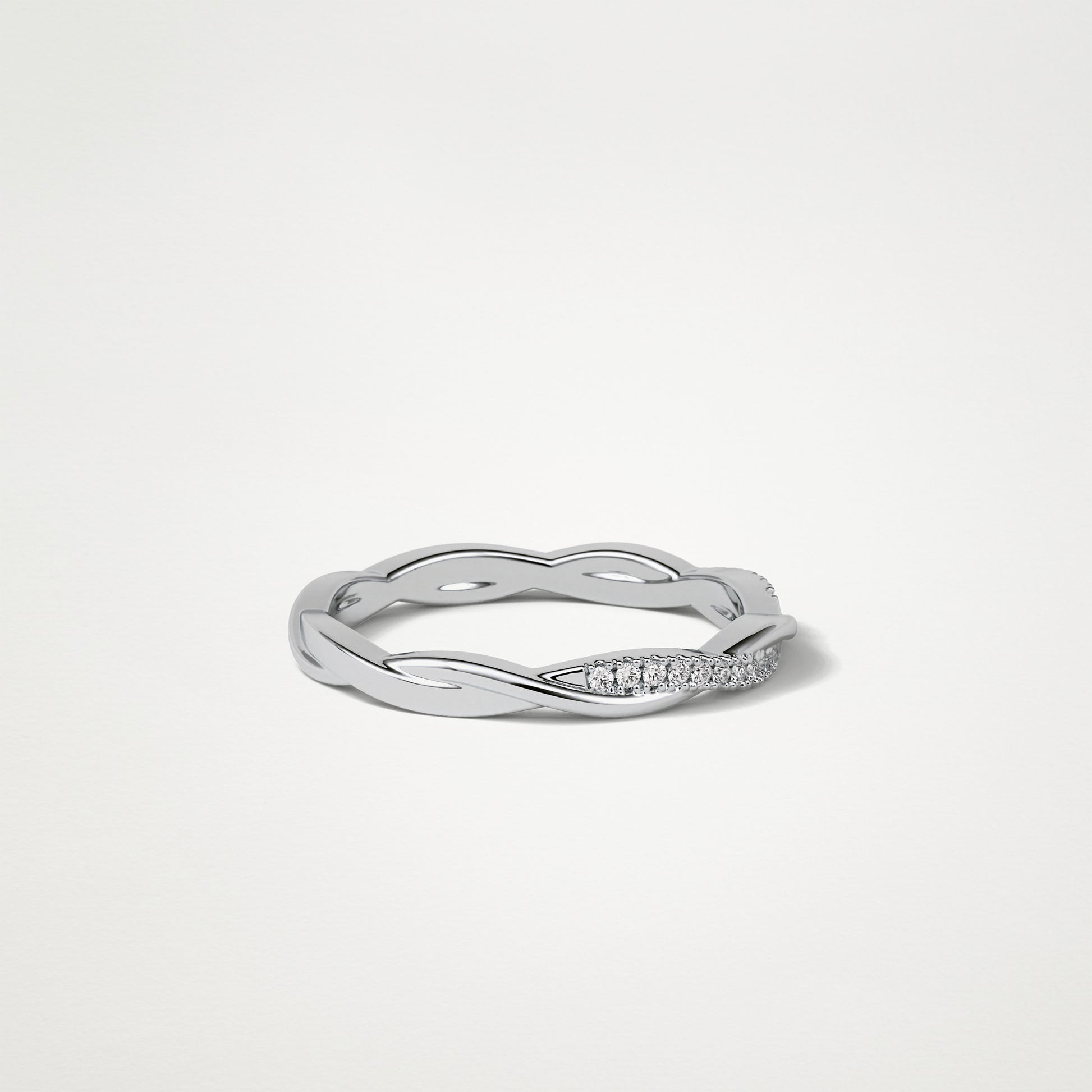 Twisted Shank Wedding Band – Solid Gold Elegant and Timeless Design