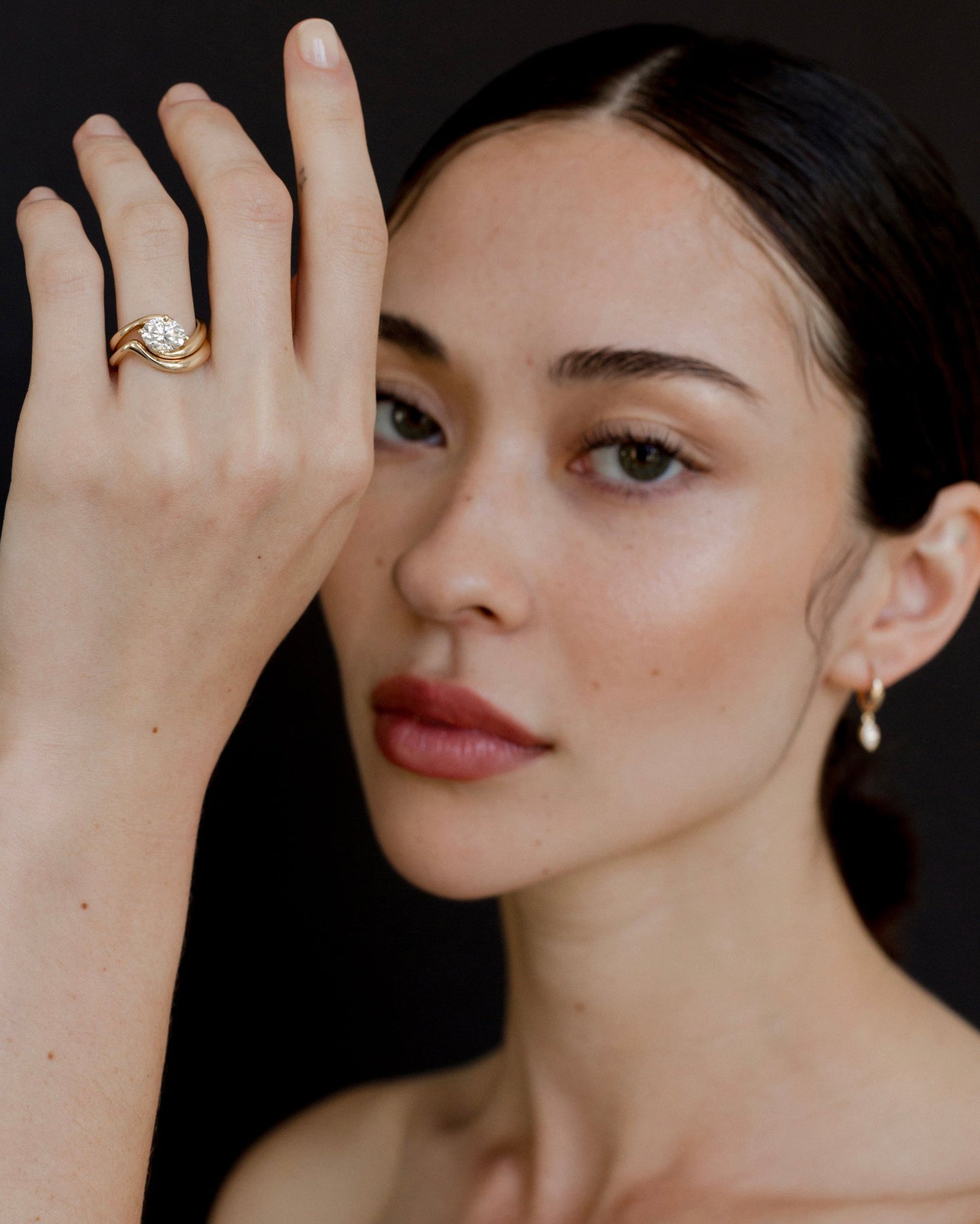 1.5 CT East West Oval Moissanite Engagement Ring with Plain Stacking Band