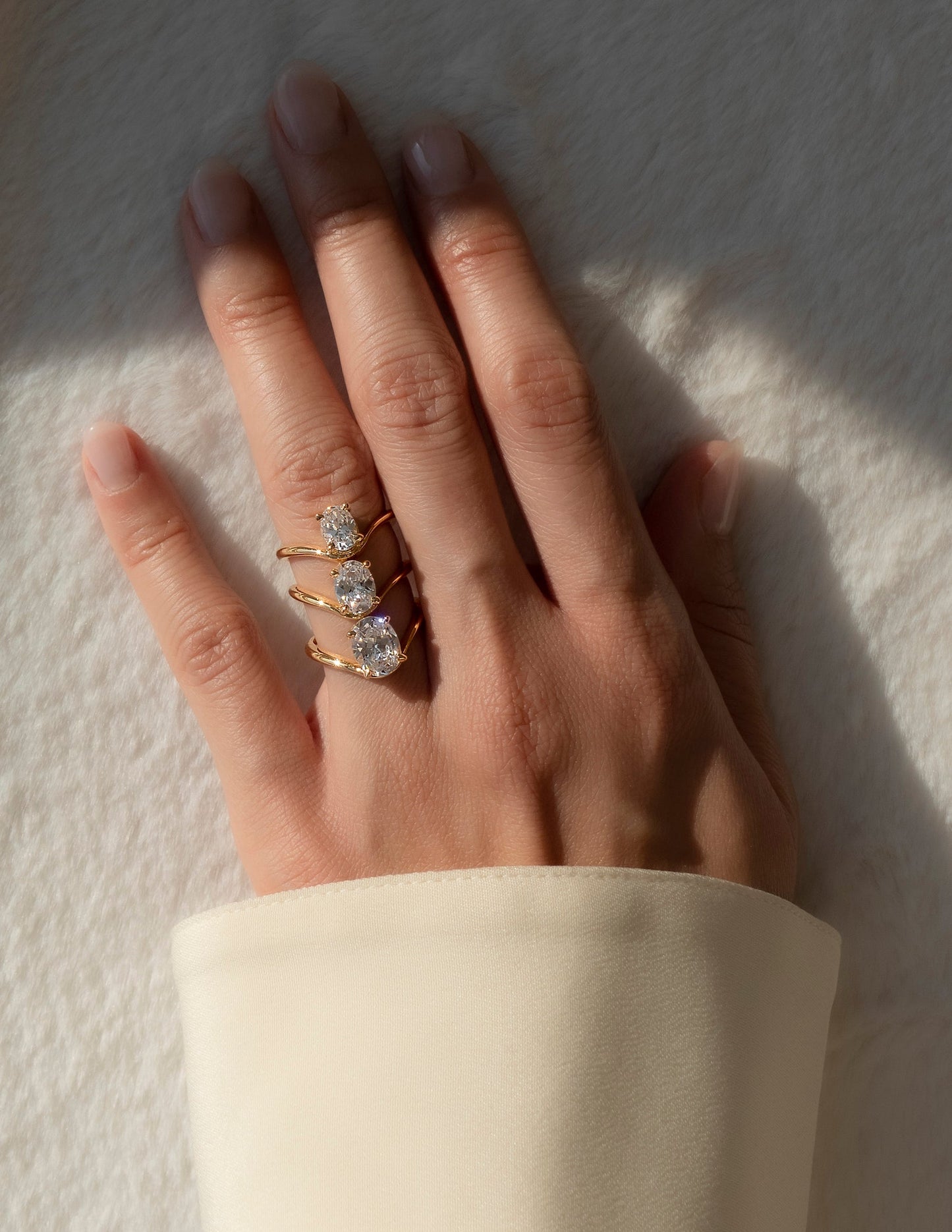 1 CT Oval Cut Solitaire Moissanite Ring With Sunrise Styled Wedding Band