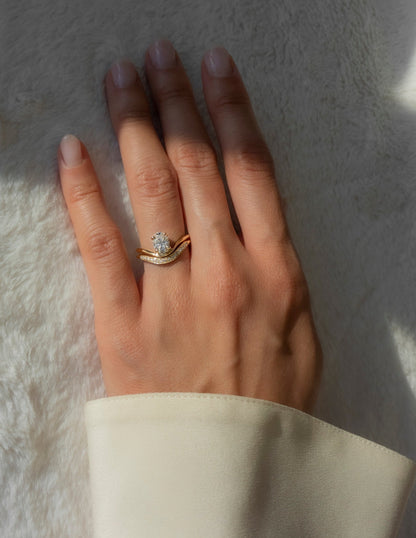 1 CT Oval Cut Solitaire Moissanite Ring With Sunrise Styled Wedding Band