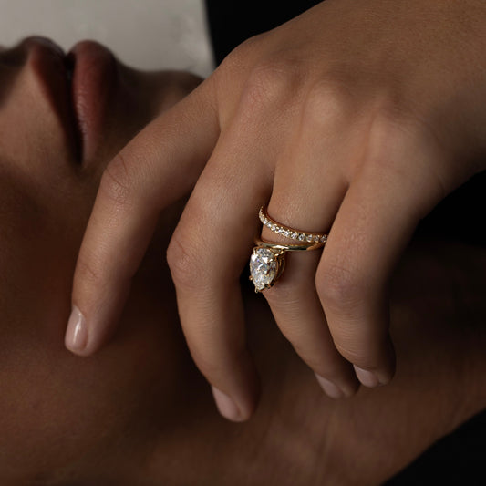 Stunning 1.5-2.5 CT Pear Moissanite Engagement Ring with Solitaire & Double Band Design