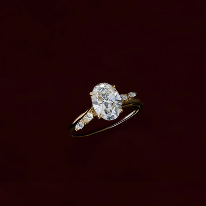 Stunning 1.0-2.0 CT Oval Moissanite Engagement Ring with Cluster Design