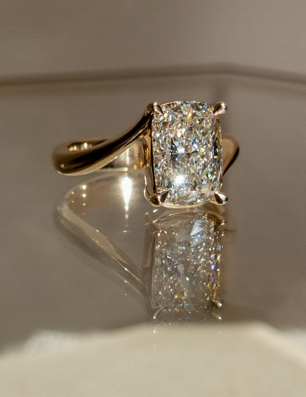 2.5 CT Elonagted Cushion Cut Minimal Pave Stacking Moissanite Bridal Ring Set