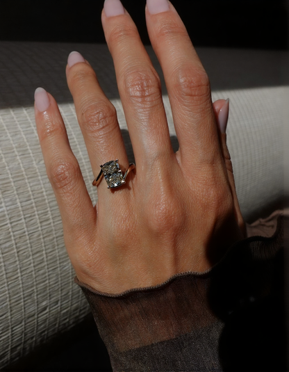 2.5 CT Elonagted Cushion Cut Minimal Pave Stacking Moissanite Bridal Ring Set