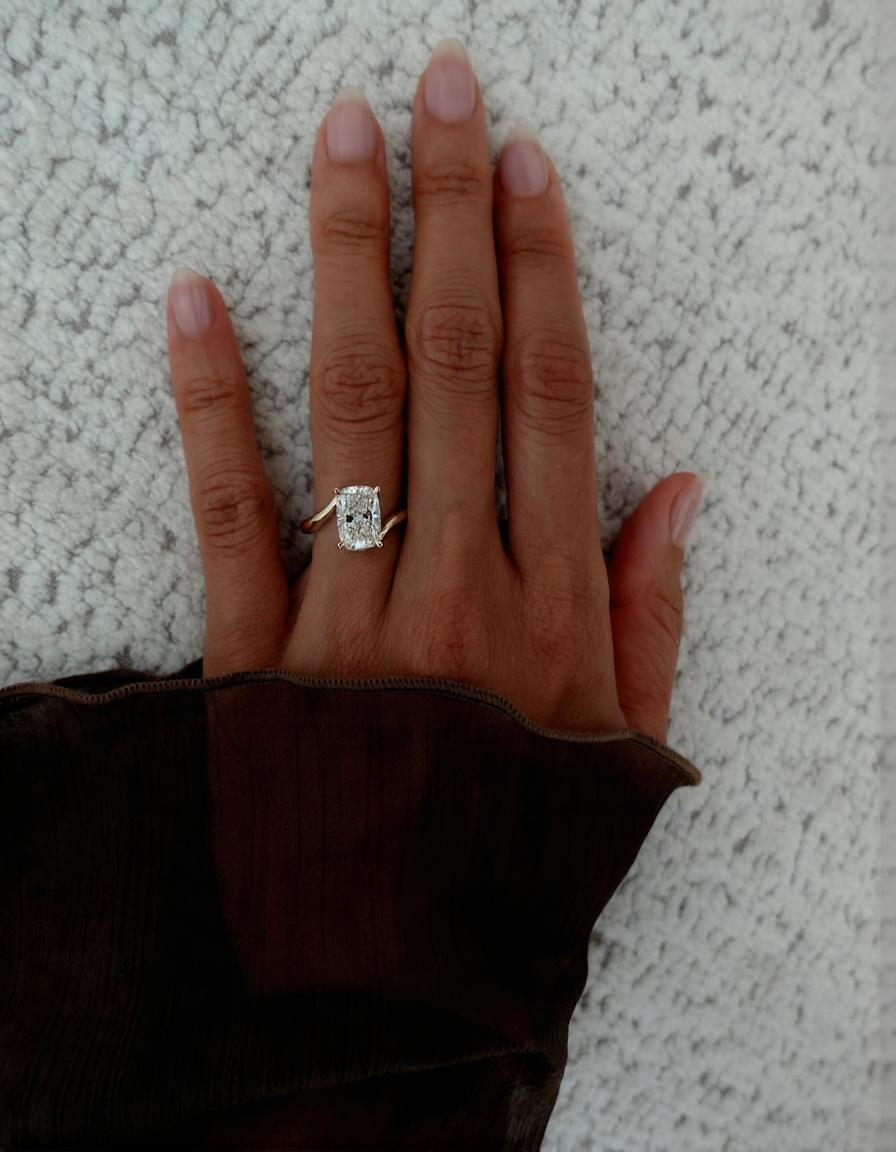 2.5 CT Elonagted Cushion Cut Minimal Pave Stacking Moissanite Bridal Ring Set