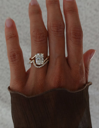 2.5 CT Elonagted Cushion Cut Minimal Pave Stacking Moissanite Bridal Ring Set