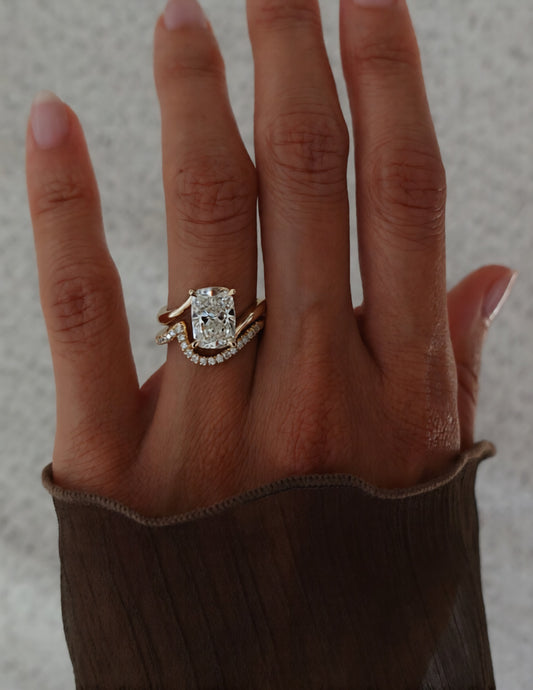 2.5 CT Elonagted Cushion Cut Minimal Pave Stacking Moissanite Bridal Ring Set