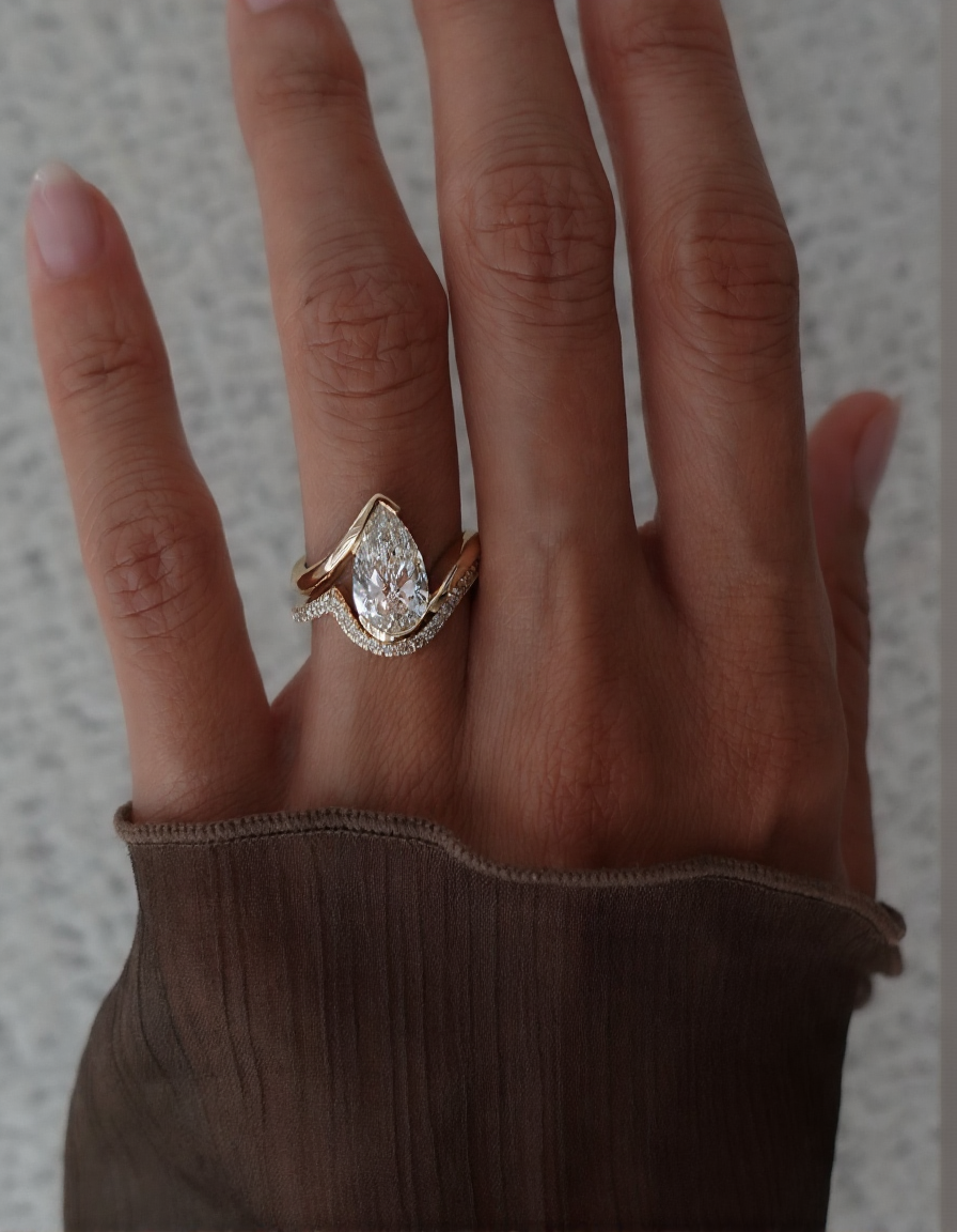 2.5 CT Pear Cut Solitaire Rapture Moissanite Engagement Ring