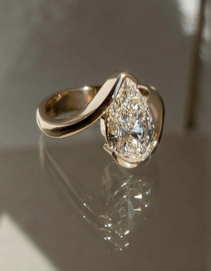 2.5 CT Pear Cut Solitaire Rapture Moissanite Engagement Ring