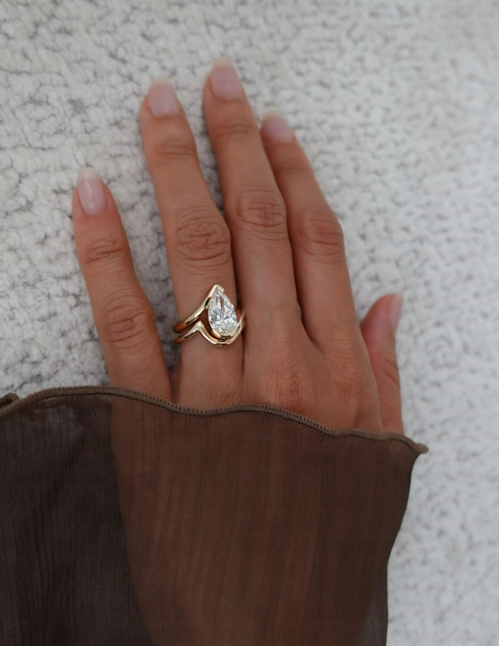 2.5 CT Pear Cut Solitaire Moissanite Ring With Classic Plain Band