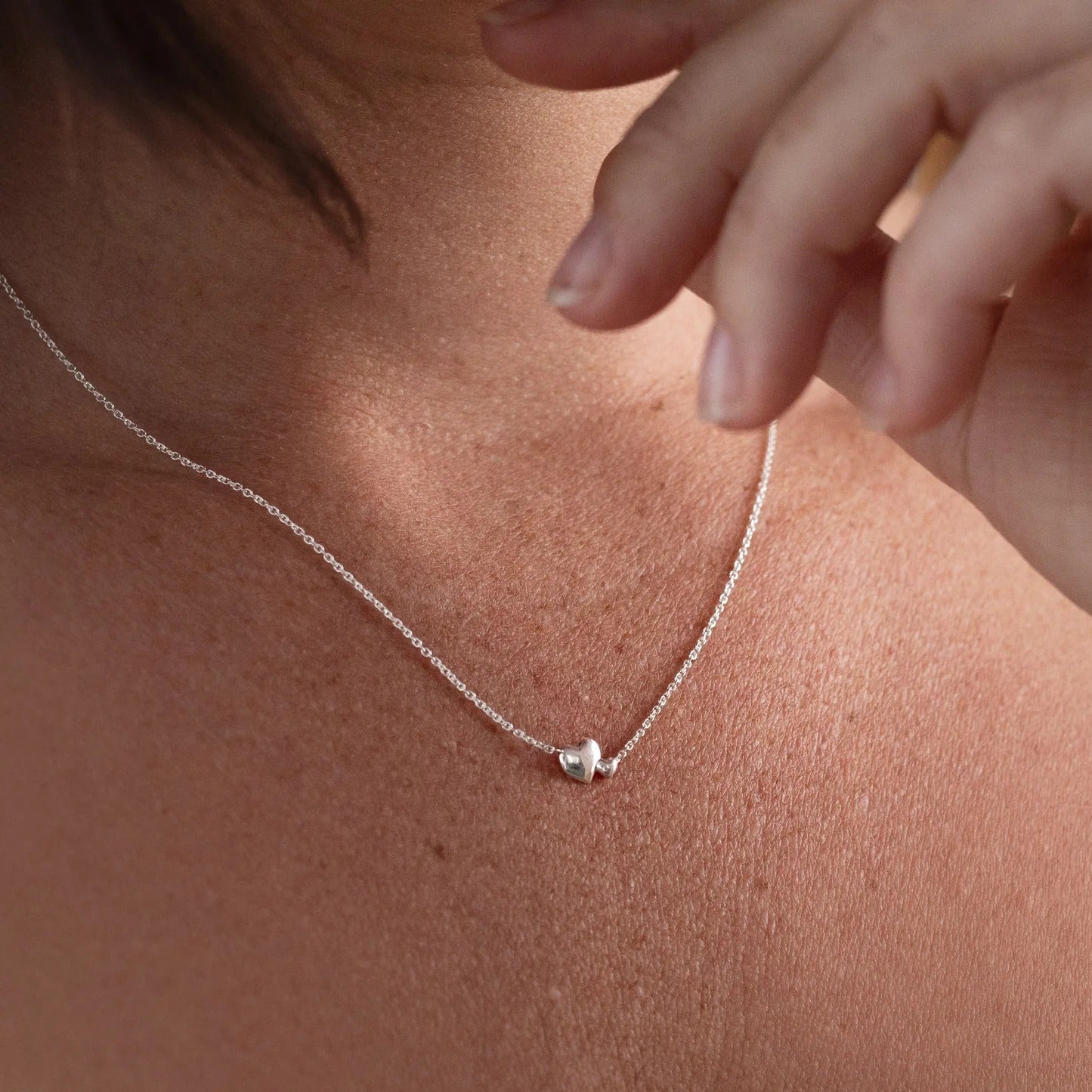 Contour Heart Necklace