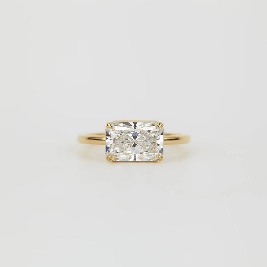 2.5 CT Radiant Shaped Solitaire Moissanite Engagement Ring