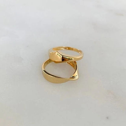 Classic Engravable Wedding Band