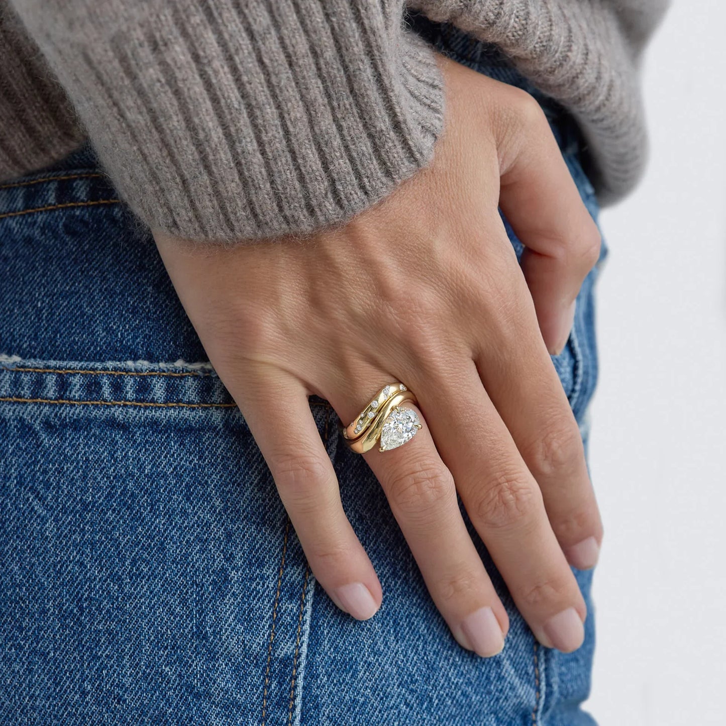 Timeless 0.1 TCW Round Stones Celestial Style Moissanite Diamond Wedding Band