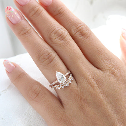1.5 CT Pear Cut Curved Vintage Pave Moissanite Bridal Ring Set