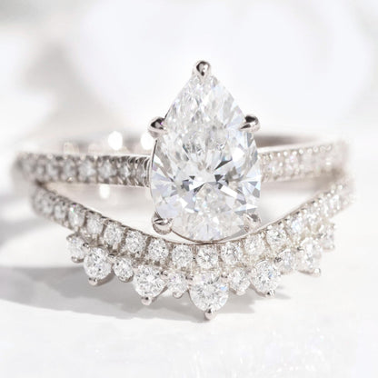 1.5 CT Pear Cut Curved Vintage Pave Moissanite Bridal Ring Set