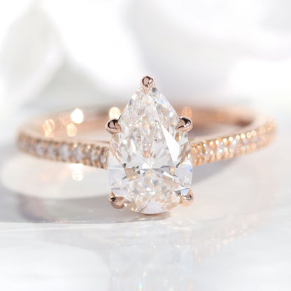 1.5 CT Pear Cut Curved Vintage Pave Moissanite Bridal Ring Set