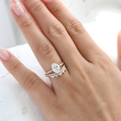 1.5 CT Oval Cut Curved Vintage Moissanite Bridal Ring Set