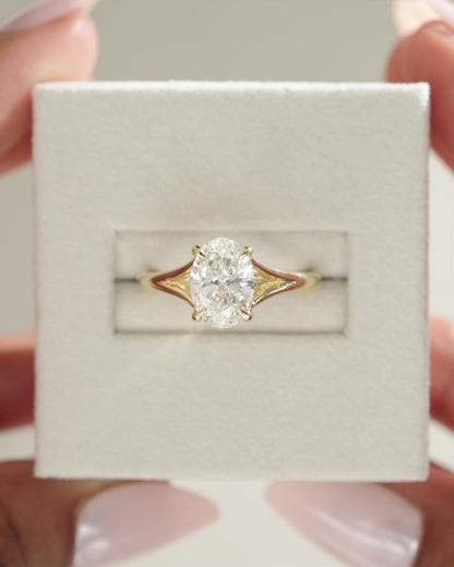2.0 CT Oval Split Shank & Solitaire Moissanite Engagement Ring