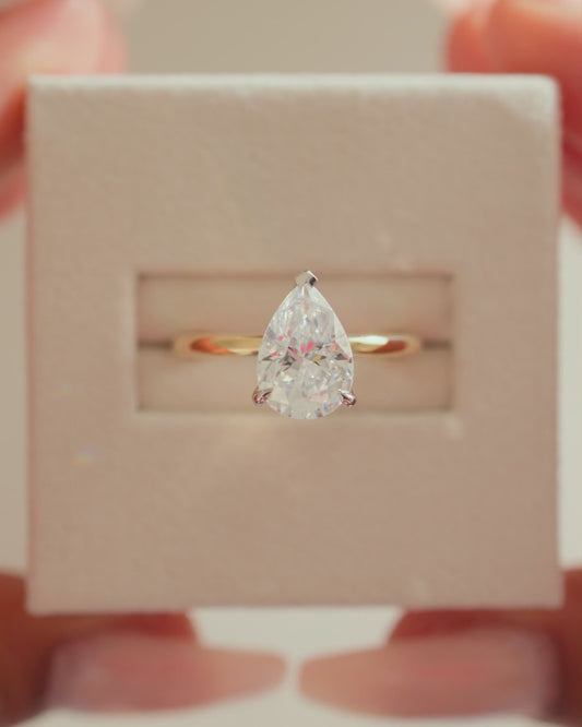 2.0 CT Pear Solitaire Moissanite Diamond Engagement Ring