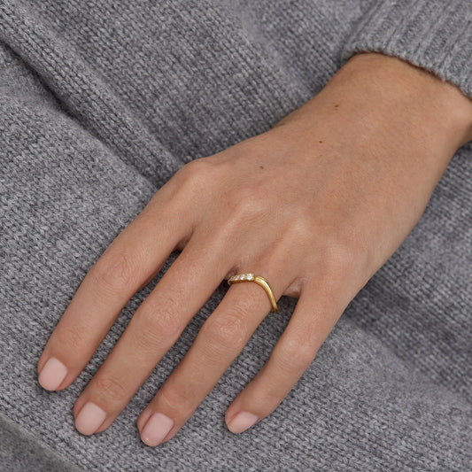 Timeless 0.1 TCW Round Stones Semi Pace Bezel Wedding Band